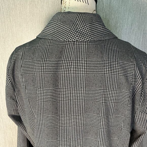 Torrid Black and Gray Checkered Blazer Size 00=Size 10 Medium/Large - Picture 8 of 11